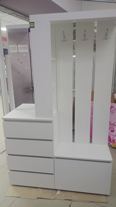Продам прихожую ( новая)