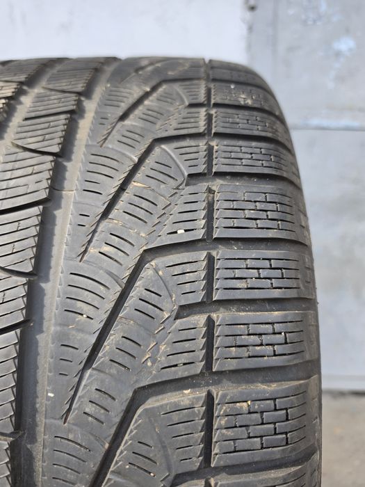 2 бр. зимни гуми 295/30/20 Pirelli NO DOT 4318 5,5-6 mm