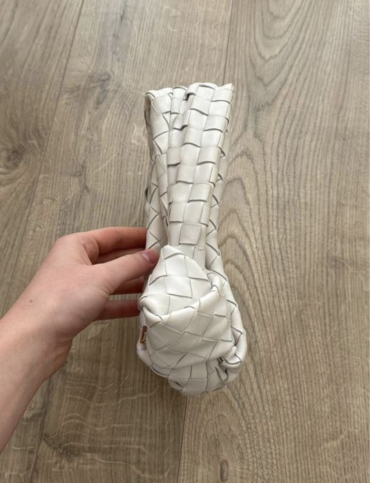 Bottega Veneta Mini Jodie bag в бяло