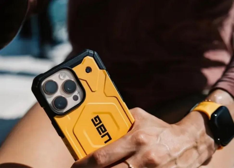 Husa iphone 15 pro nou MagSafe Pathfinder Uag