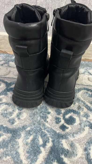 Продам женские сапоги