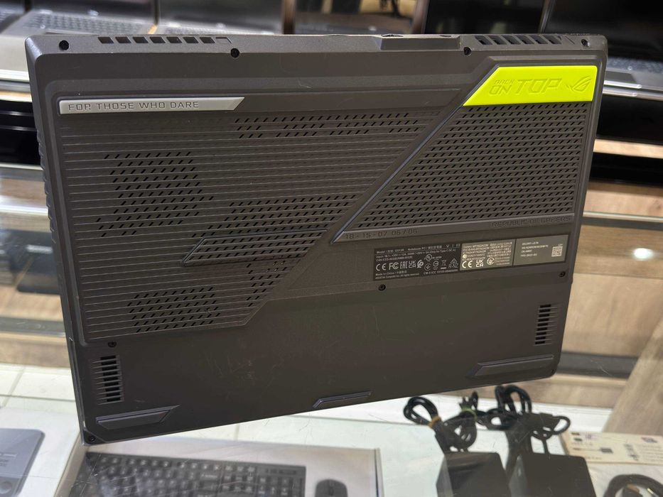 ASUS ROG STRIX G515RM Ryzen 7 6800H ram 16 ssd 512 RTX 3060 6Gb
