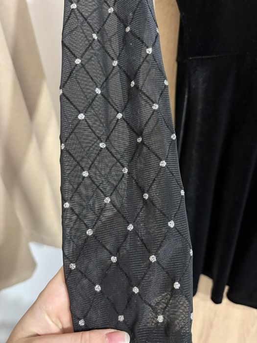 Кадифена черна рокля- коледен тоалет