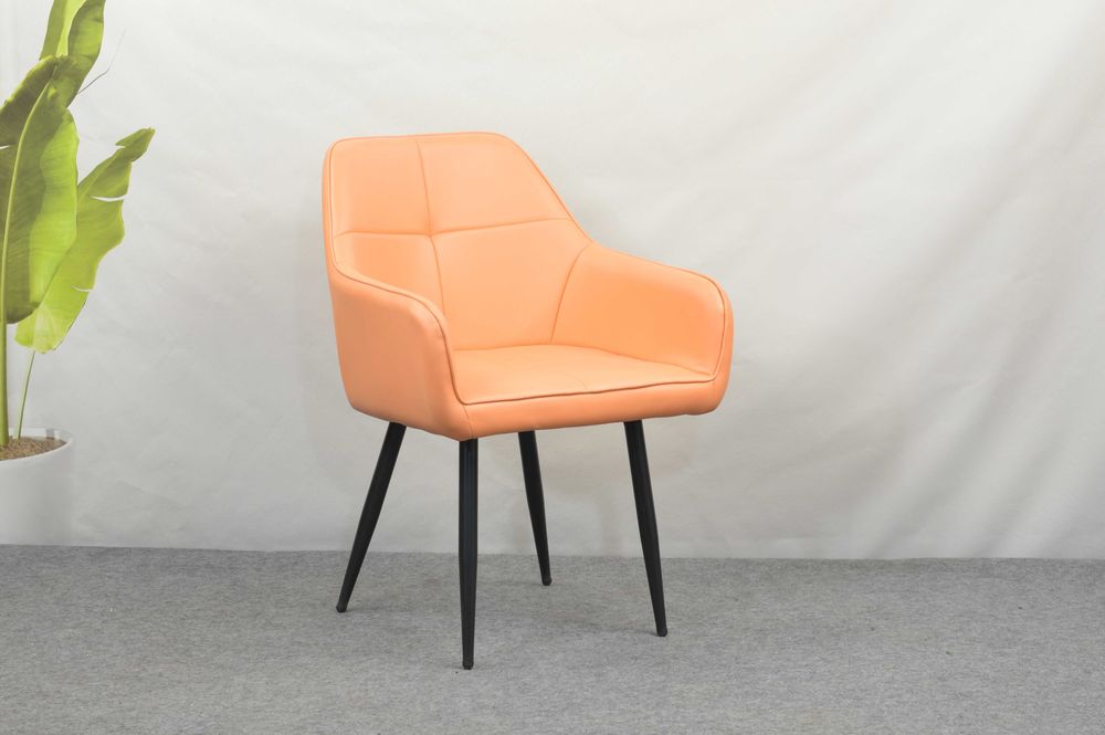 Трапезен стол Деко модерен текстил в  пастелно оранжев цвят