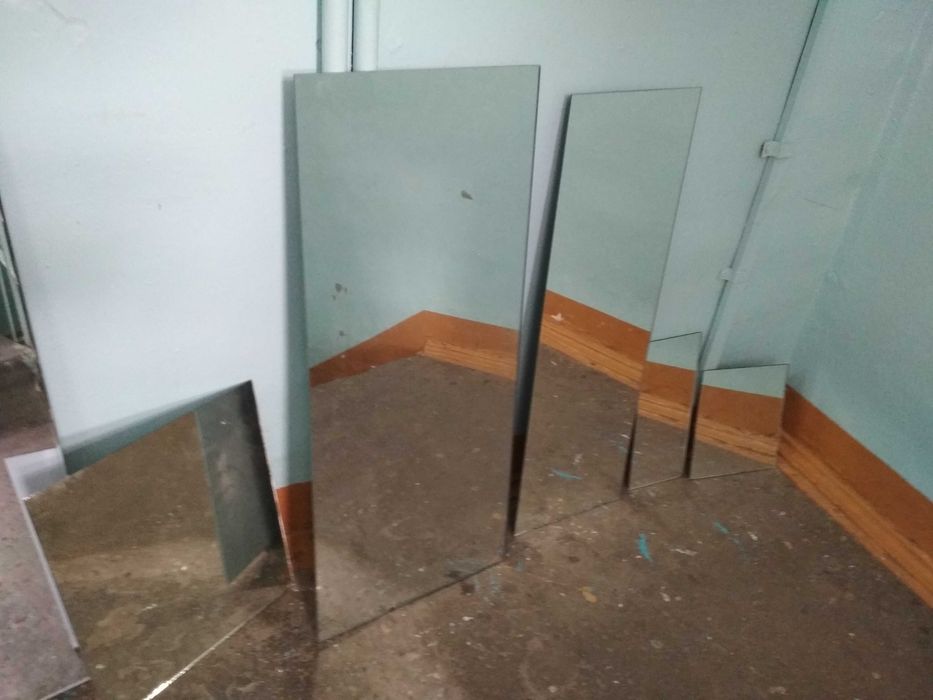 зеркала , разные, в хорошем состоянии!