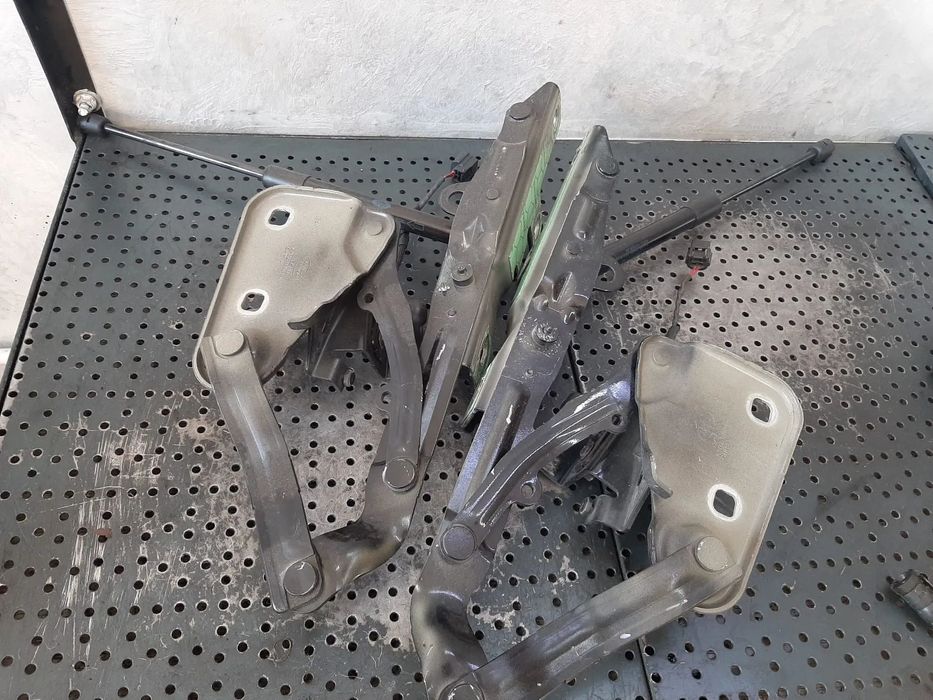 balamale capota cu telescoape si capse  range rover evoque l551 2020  k8d2-16801-a  k8d2-16800-a