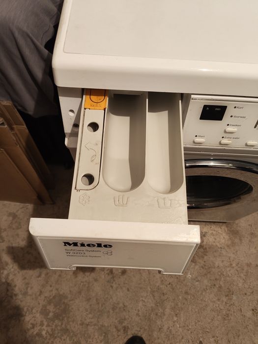 Пералня Miele SoftCare system W3203 пчелна пита