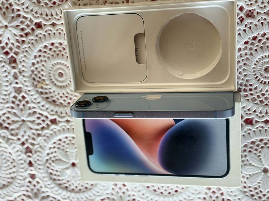 Продавам iphone отлично запазен цвят син състояние на батерията 78%