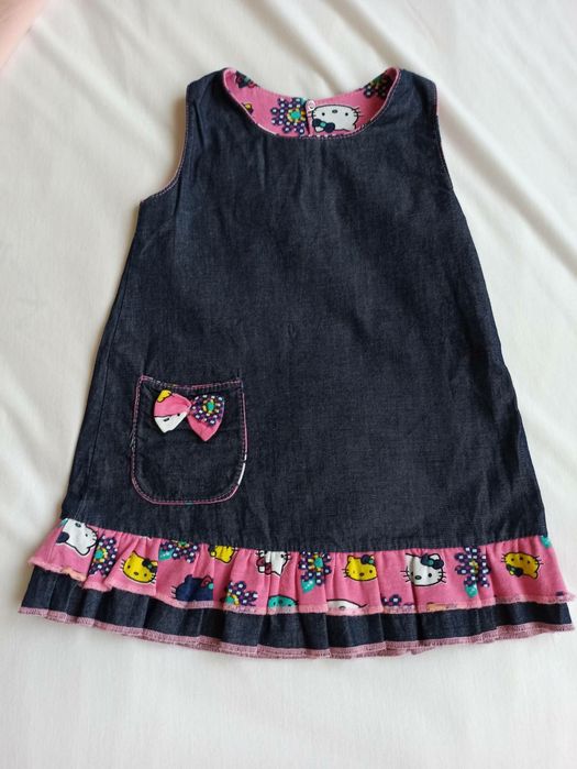 Продавам детско сукманче с две блузки