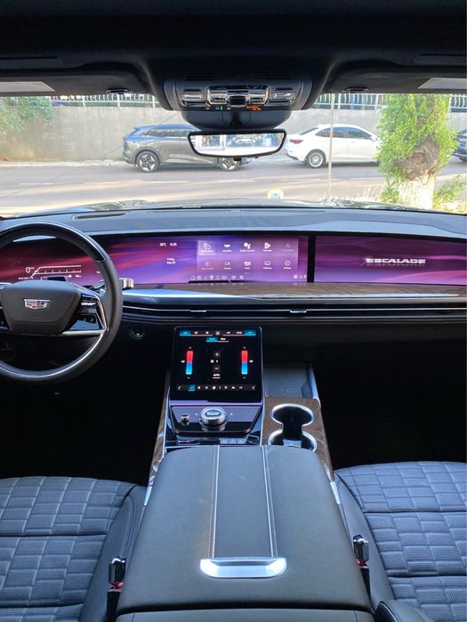 Cadillac Escalade 600