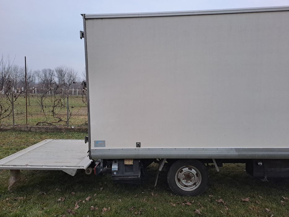 De vânzare Mazda E220