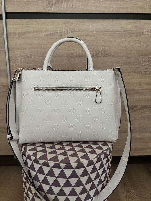 Луксозна чанта GUESS Jena Elite