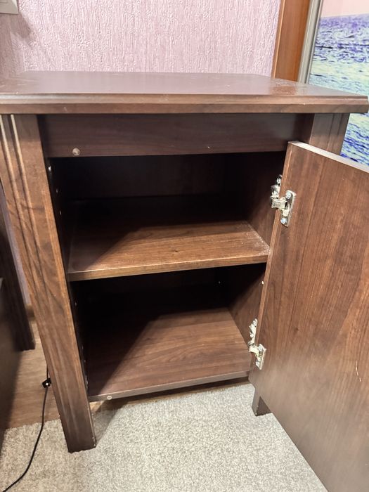 Кровать с двумя тумбочками (Венгрия)