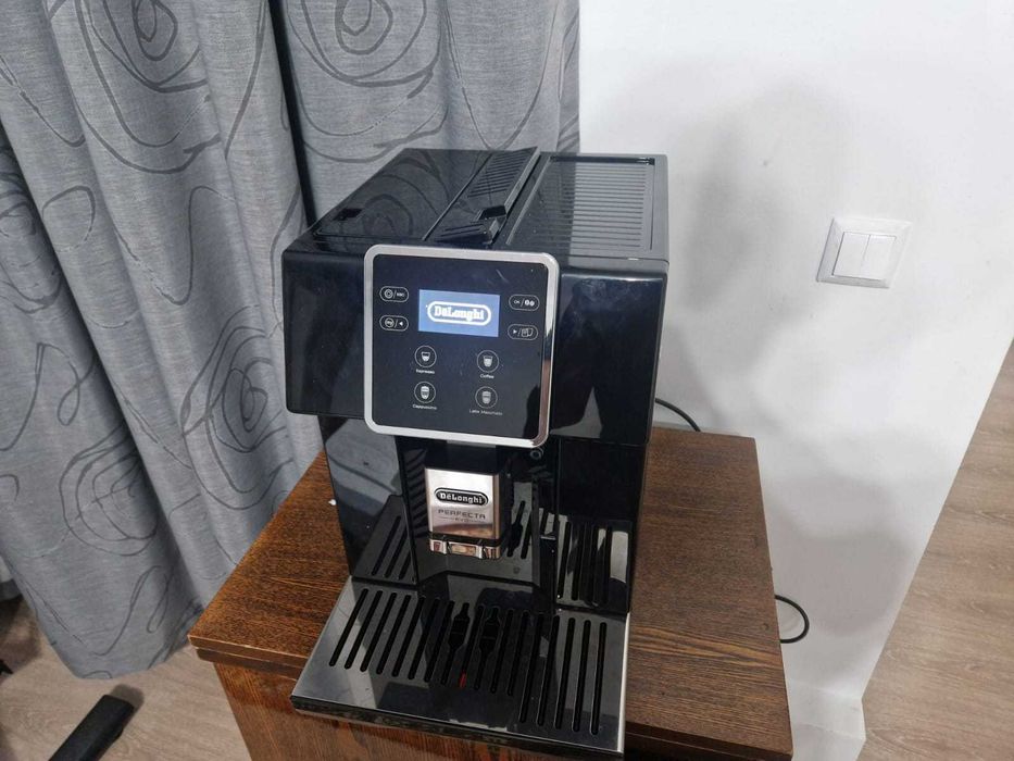 Кофемашина DeLonghi PERFECTA EVO ESAM420.80.TB