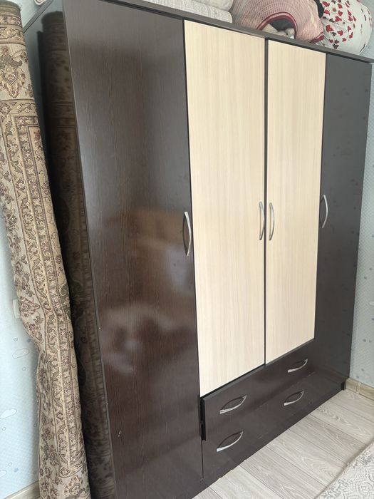 шкаф черный белый