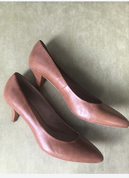 Обувки от естествена кожа Bata