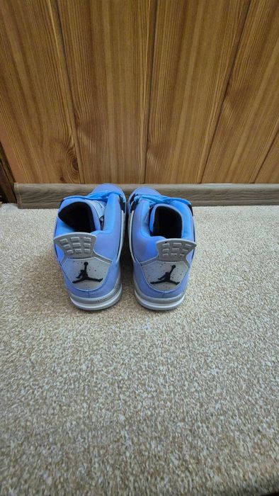 Jordan 4 University Blue
