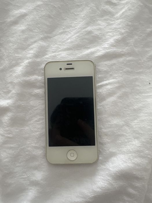 iPhone 4S White (Белый) — Идеальное состояние / В коллекцию