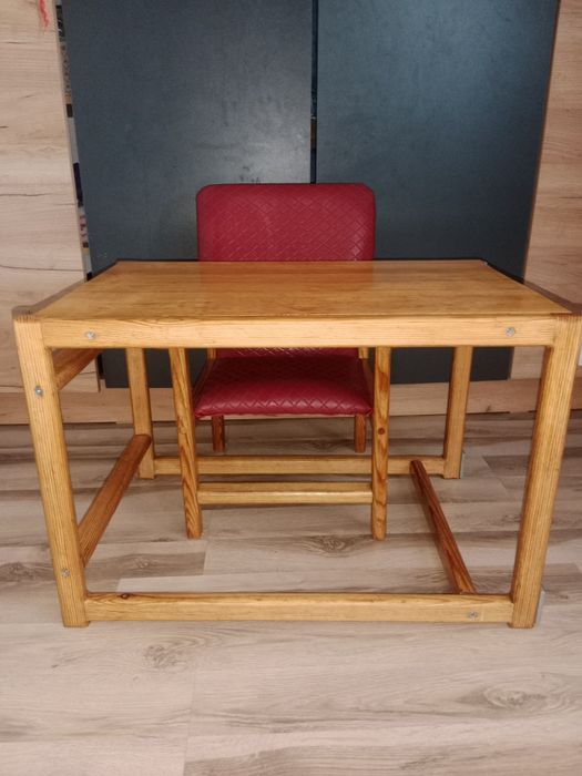 Продам детский столик