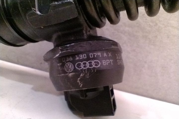 Injector Vw Audi Seat Skoda 038130079AX Audi A4 B6 seria