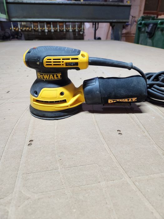 Masina de slefuit orbital Dewalt DWE6423-QS