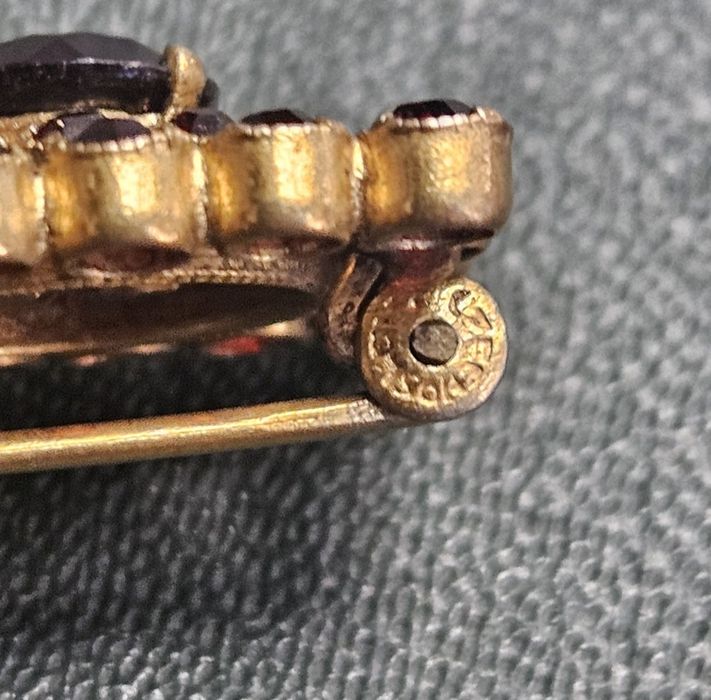 Бижута от бохемски гранат.