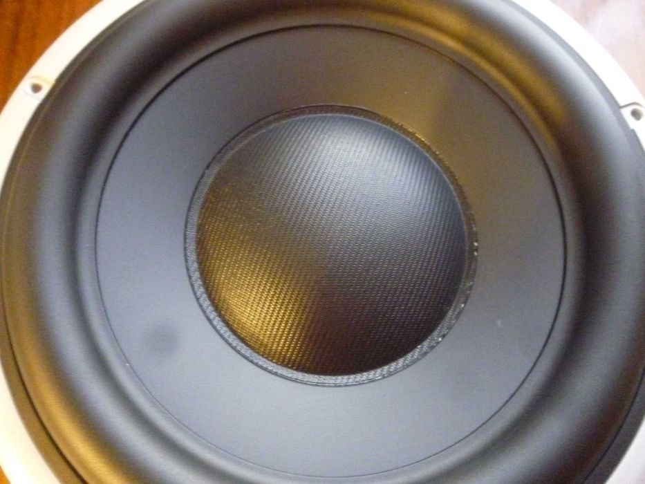 Продам автомобильный Hi-End сабвуфер Scan Speak