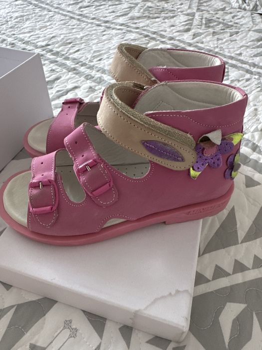 Продам кожаные босоножки