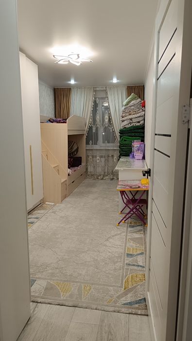 Продается 2 комн квартира 7 мкр