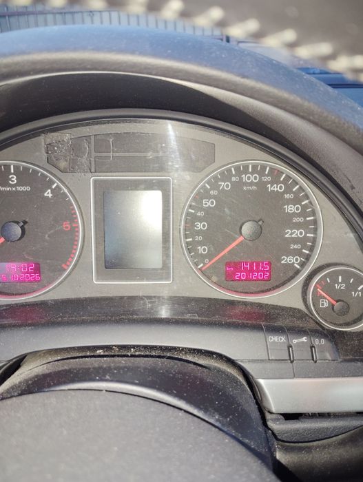 Vind Audi A4 b7,19TDI.