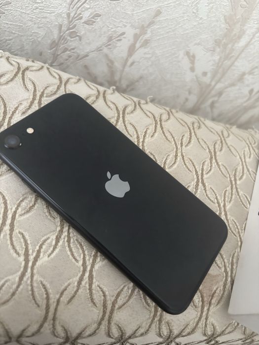 Iphone SE черный
