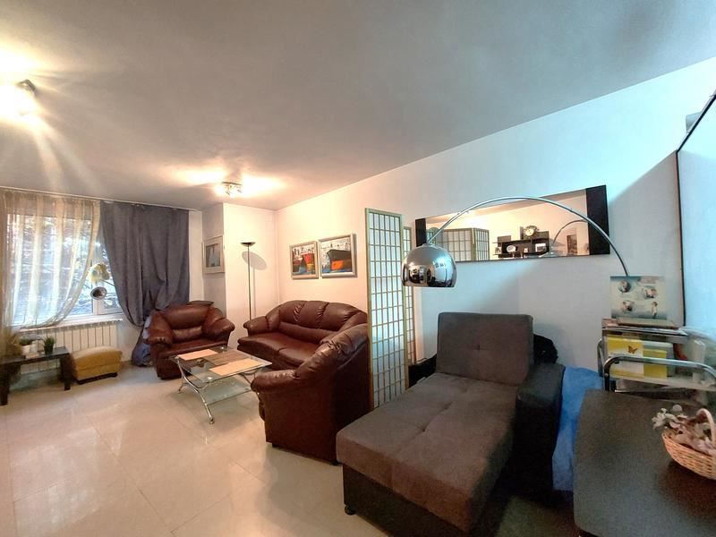 Продава се Тристаен апартамент в София, Белите брези - 111 кв.м за 2982 €/кв.м - Снимка #2