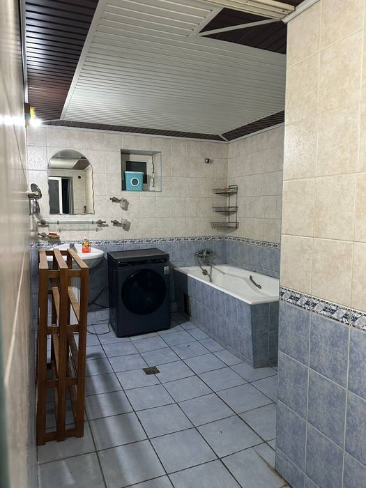 Olmazor tumani BERUNI mahalla
Fayzli honadon ( Hovli) 
Talaba Qizlar u