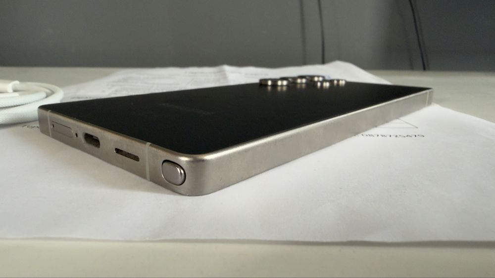 Платен в брой Samsung Galaxy S25 Ultra 512gb 96% battery