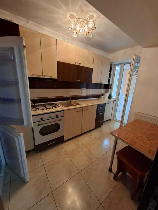 inchiriez apartament 2 camere zona VIVO CONSTANTA