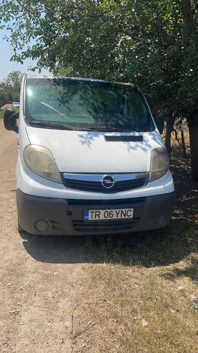 Vând Opel vivaro an 2008
