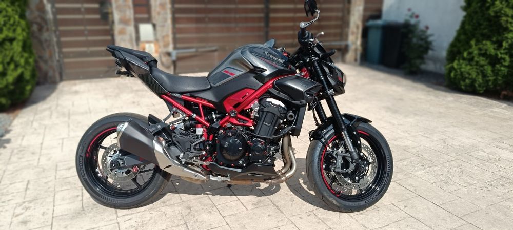 Kawasaki Z900.  2025