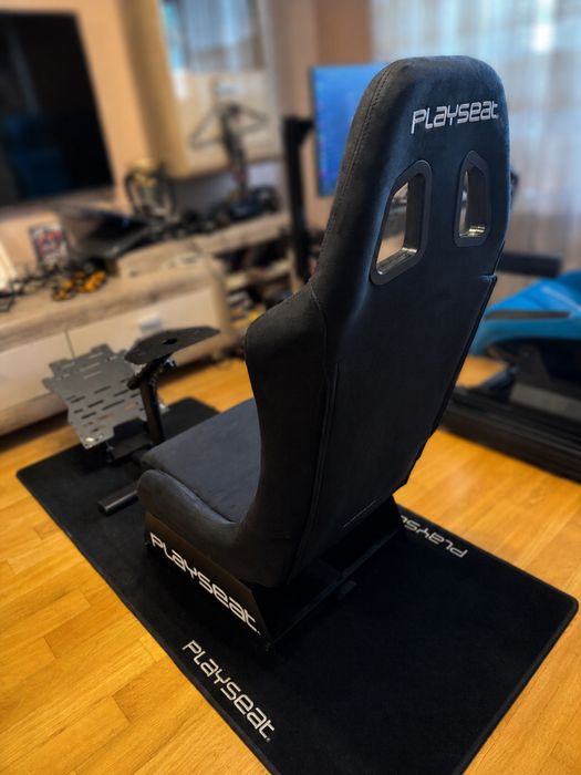 Сим рейсинг кокпит Playseat Evolution