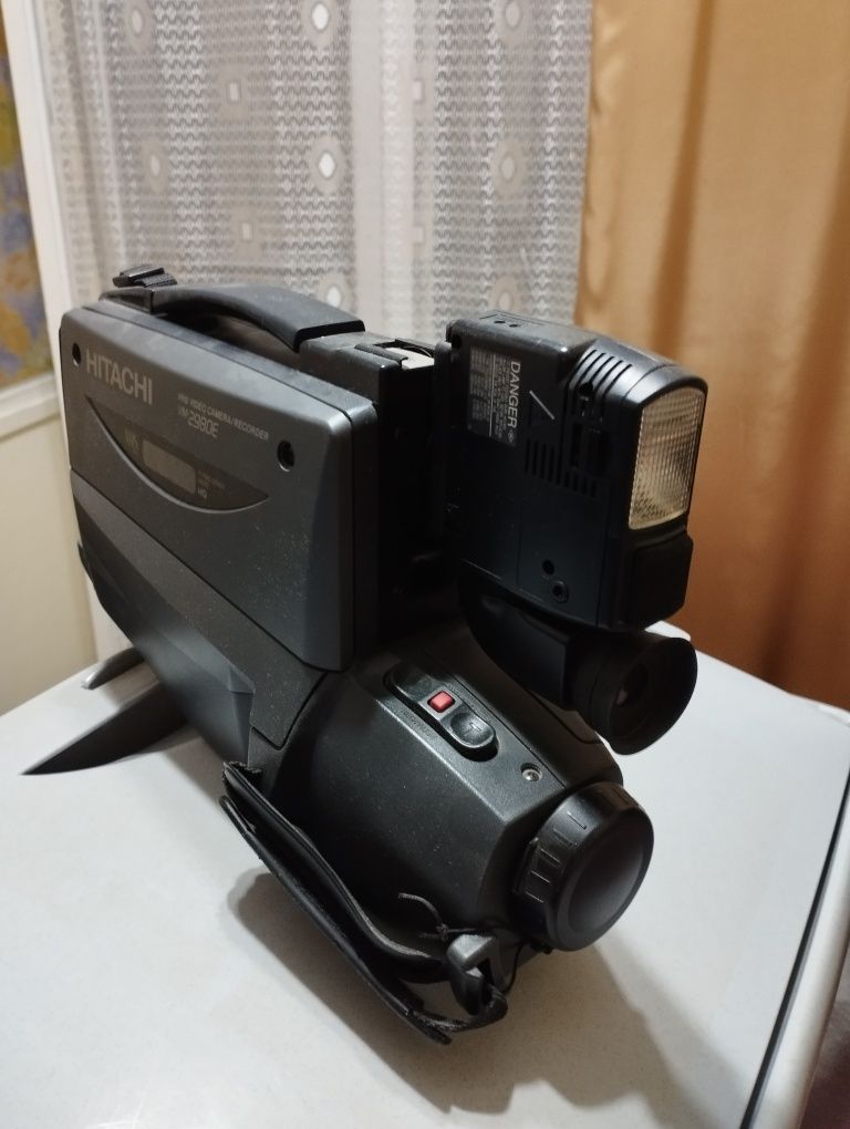 Камера VHS большая видеокассета: 20 000 тг. - Видеокамеры Лисаковск на Olx