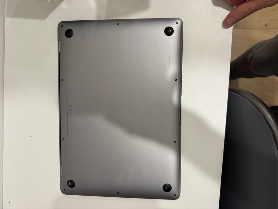 MacBook Air M1 (100% батерия) 256GB SSD