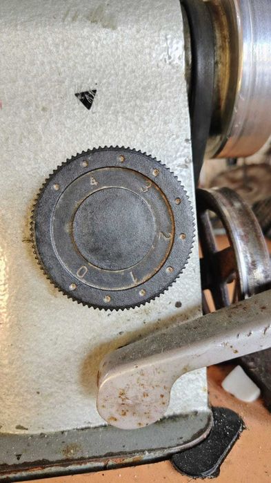 vînd sau dezmebrez mașină de cusut cugir