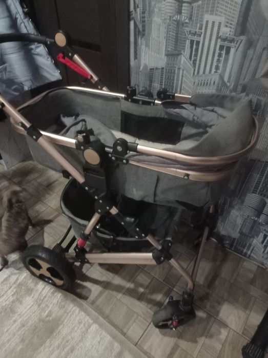 Продам коляску..