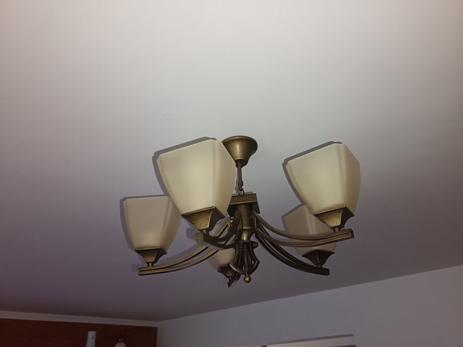 Vand doua lustre