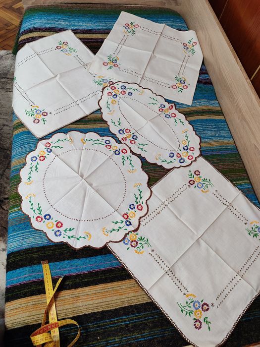 Ръчно бродирани карета 5 броя