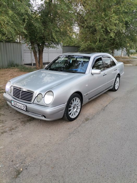 Мерседес 210 до рестайлинг