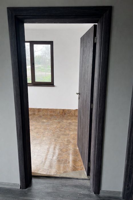 Двуетажна къща с двор в с.Ливада, до Бургас