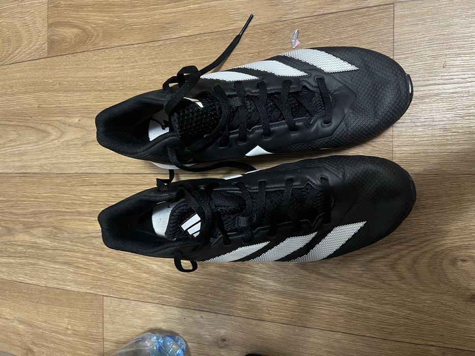 Продам оригинальные бутсы адидас