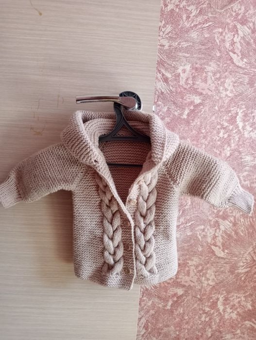 Вязаные кофточки с капюшоном