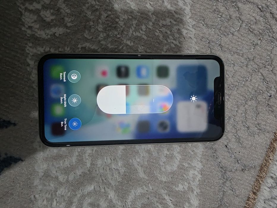 Продам телефон i phone 11 64гв