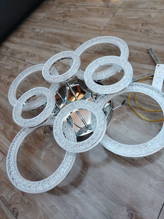 Продам люстру led